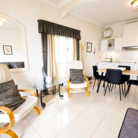 Vic- Seafront Apartment Sliema Bagian luar foto