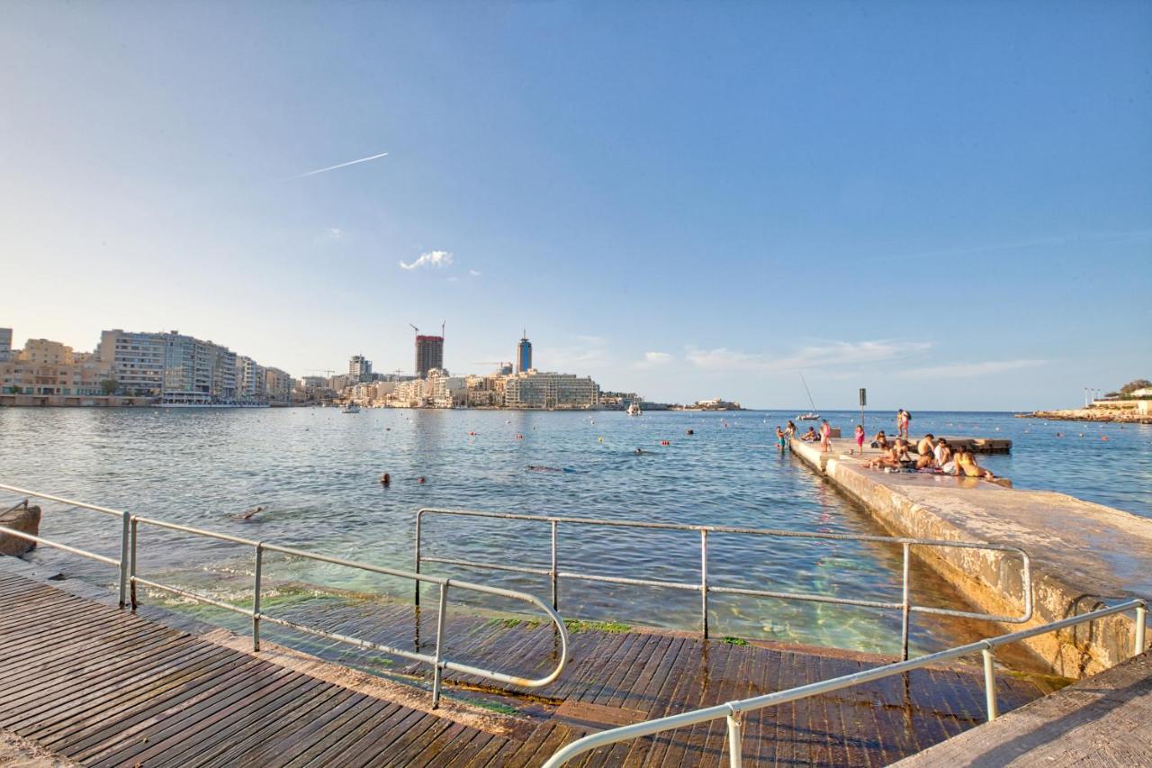 Vic- Seafront Apartment Sliema Bagian luar foto