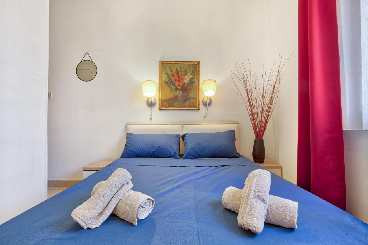 Vic- Seafront Apartment Sliema Bagian luar foto