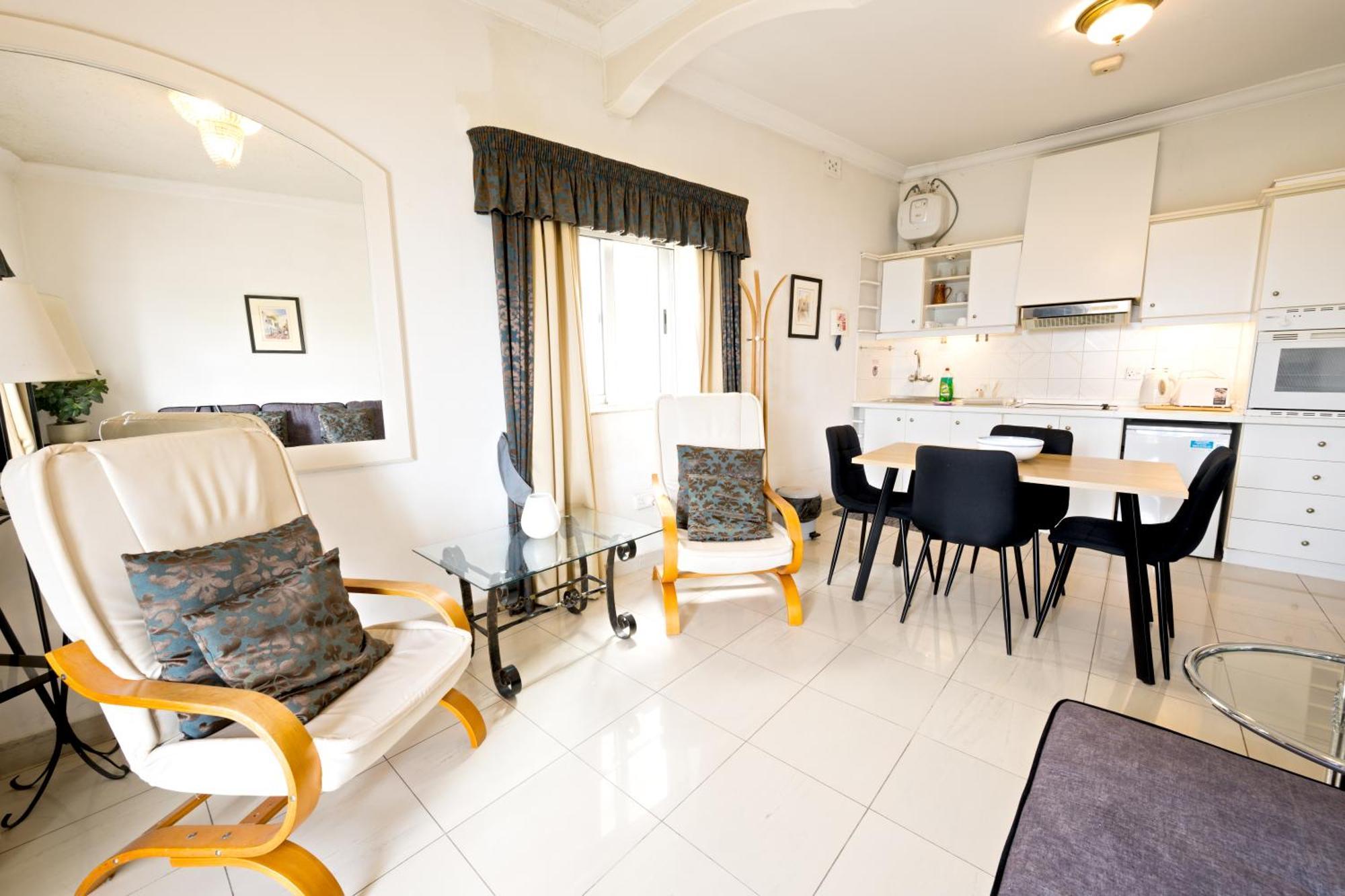 Vic- Seafront Apartment Sliema Bagian luar foto